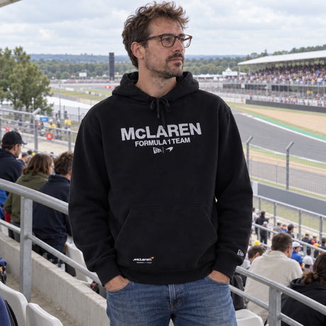 McLaren F1 NE Wordmark Casual Hoodie – Black – Oversize – ilustrační foto (AI)