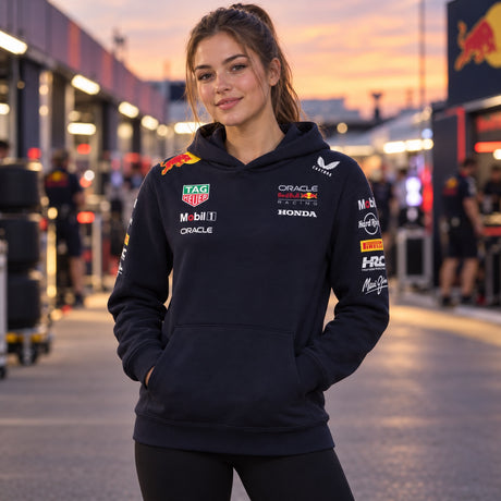 Týmová mikina s kapucí Oracle Red Bull Racing s logy sponzorů – ilustrační foto (AI)