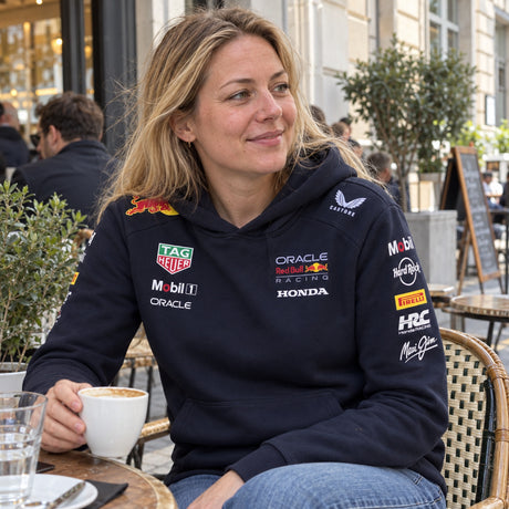Oracle Red Bull Racing Team Hoodie with Sponsor Logos – ilustrační foto 2 (AI)