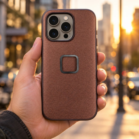 Pouzdro Peak Design Everyday Case iPhone 15 Pro Max v2 – Redwood – ilustrační foto (AI)