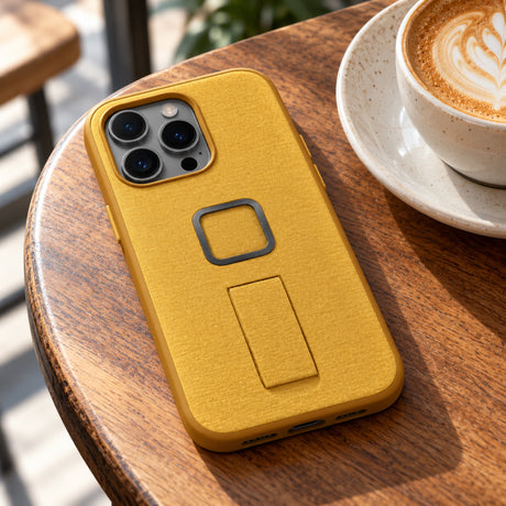 Pouzdro Peak Design Everyday Loop Case iPhone 15 Pro v2 – Sun – ilustrační foto (AI)