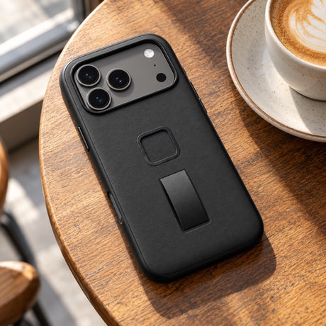 Pouzdro Peak Design Everyday Loop Case Slimlink iPhone 18 Pro Max – černé Clarino – ilustrační foto (AI)