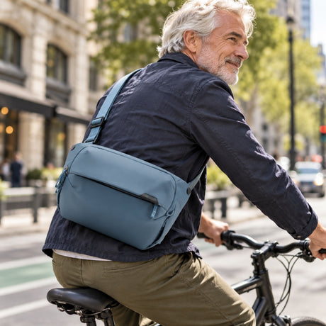 Taška přes rameno Peak Design Everyday Sling 10L – Ocean – ilustrační foto (AI)