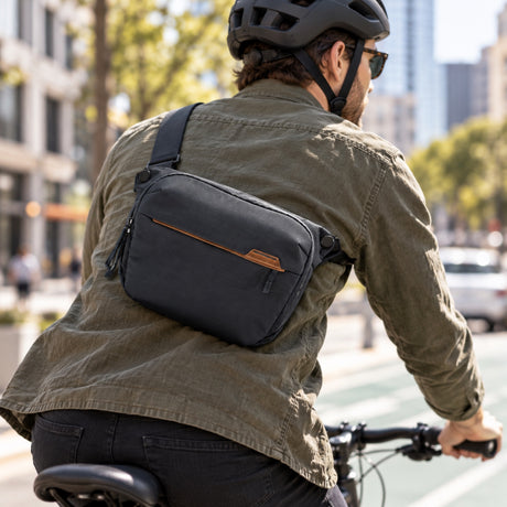 Taška přes rameno Peak Design Everyday Sling 3L v2 – černá – ilustrační foto (AI)