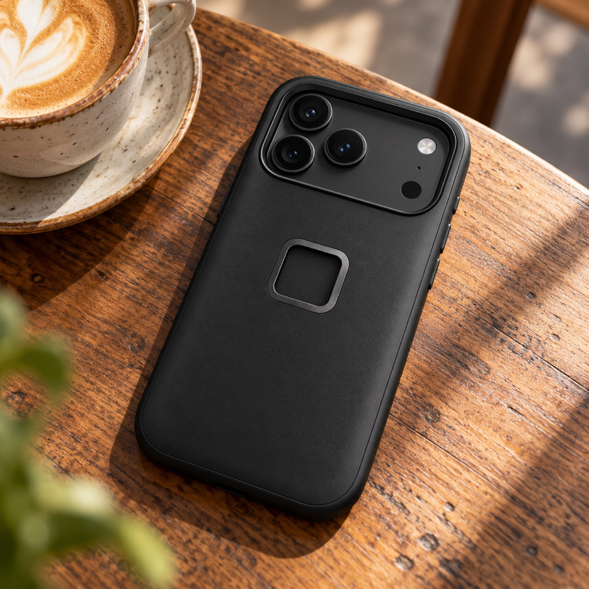 Pouzdro Peak Design GNAR Case – iPhone 17 Pro – černé – ilustrační foto (AI)