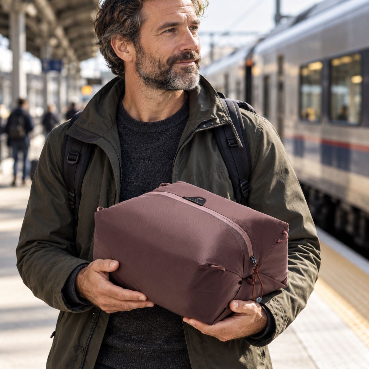 Cestovní organizér Peak Design Ultralight Packing Cube S Medium – Eclipse – ilustrační foto (AI)