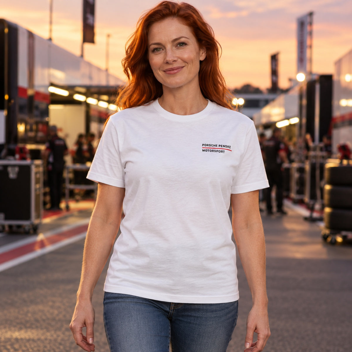 Tričko Porsche Motorsport Penske Lifestyle – bílé – ilustrační foto (AI)