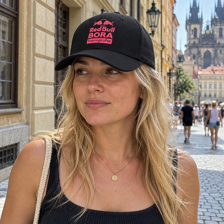 Red Bull Bora Hansgrohe Cap – GIRO D'ITALIA Edition – ilustrační foto 2 (AI)
