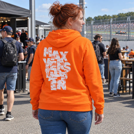 Max Verstappen – Red Bull Racing F1 EXPRESS Hoodie – Orange – ilustrační foto 2 (AI)