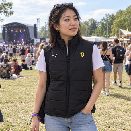 Scuderia Ferrari F1 Lifestyle Gilet – Black – ilustrační foto 2 (AI)