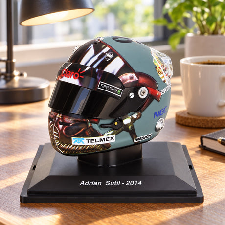 Model helmy Spark Adrian Sutil 2014 – ilustrační foto (AI)