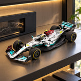 Model Spark Mercedes-AMG PETRONAS W13 E Lewis Hamilton v měřítku 1:18 – GP Belgie 2022 – ilustrační foto (AI)