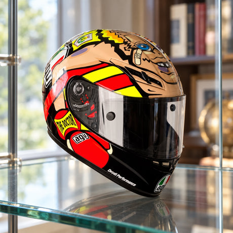 Model helmy Valentino Rossi MotoGP Misano 2012 – ilustrační foto (AI)