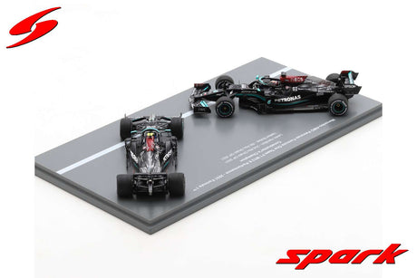 Set modelů Mercedes AMG W12 SPARK L. Hamilton + V. Bottas Abu Dhabi GP 2021