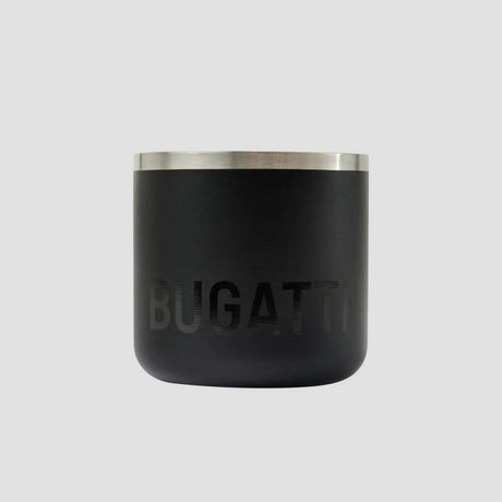Černý hrnek Bugatti s nápisem