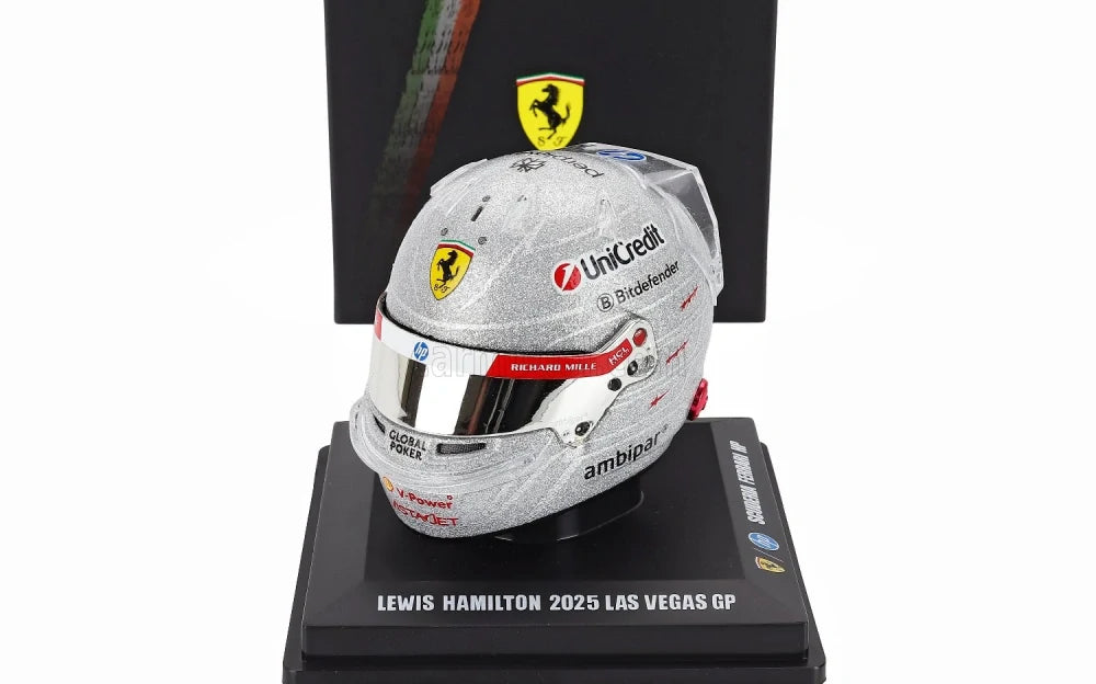 Model helmy Lewis Hamilton LookSmart v měřítku 1:5 – Las Vegas GP 2025