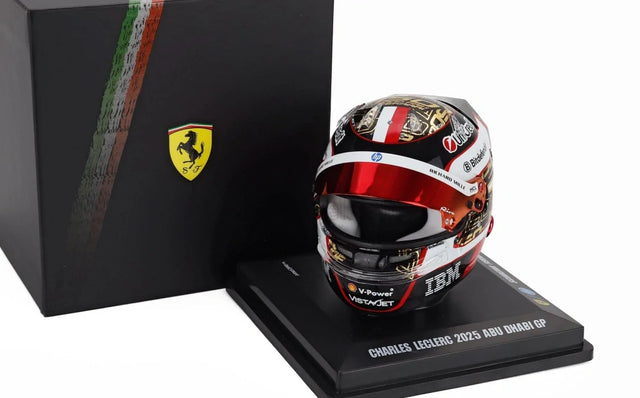 Model helmy Charles Leclerc LookSmart v měřítku 1:5 – SF Abu Dhabi 2025