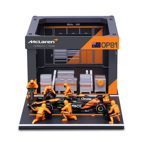 Model Bburago McLaren F1 v měřítku 1:43 Oscar Piastri s modelem boxu