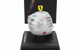 Model helmy Lewis Hamilton LookSmart v měřítku 1:5 – Las Vegas GP 2025