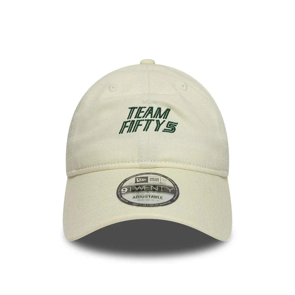 Kšiltovka Carlos Sainz TEAMFIFTY5 New Era 9TWENTY – krémově bílá