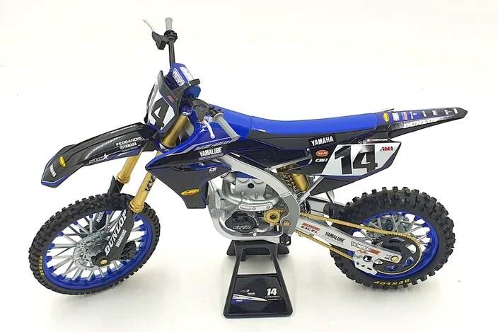 Model motocyklu Yamaha YZ 450 F č. 14 Dylan Ferrandis