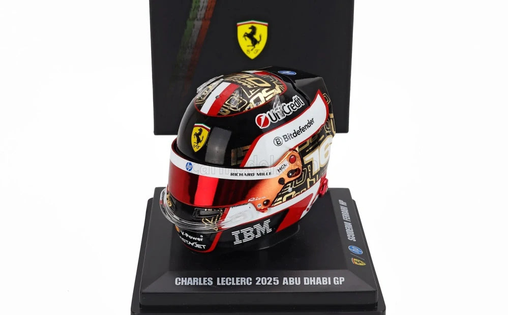 Model helmy Charles Leclerc LookSmart v měřítku 1:5 – SF Abu Dhabi 2025