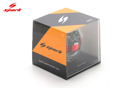 Model helmy Oscar Piastri Spark v měřítku 1:5 – USA GP F1 2025