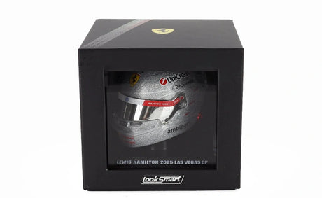 Model helmy Lewis Hamilton LookSmart v měřítku 1:5 – Las Vegas GP 2025